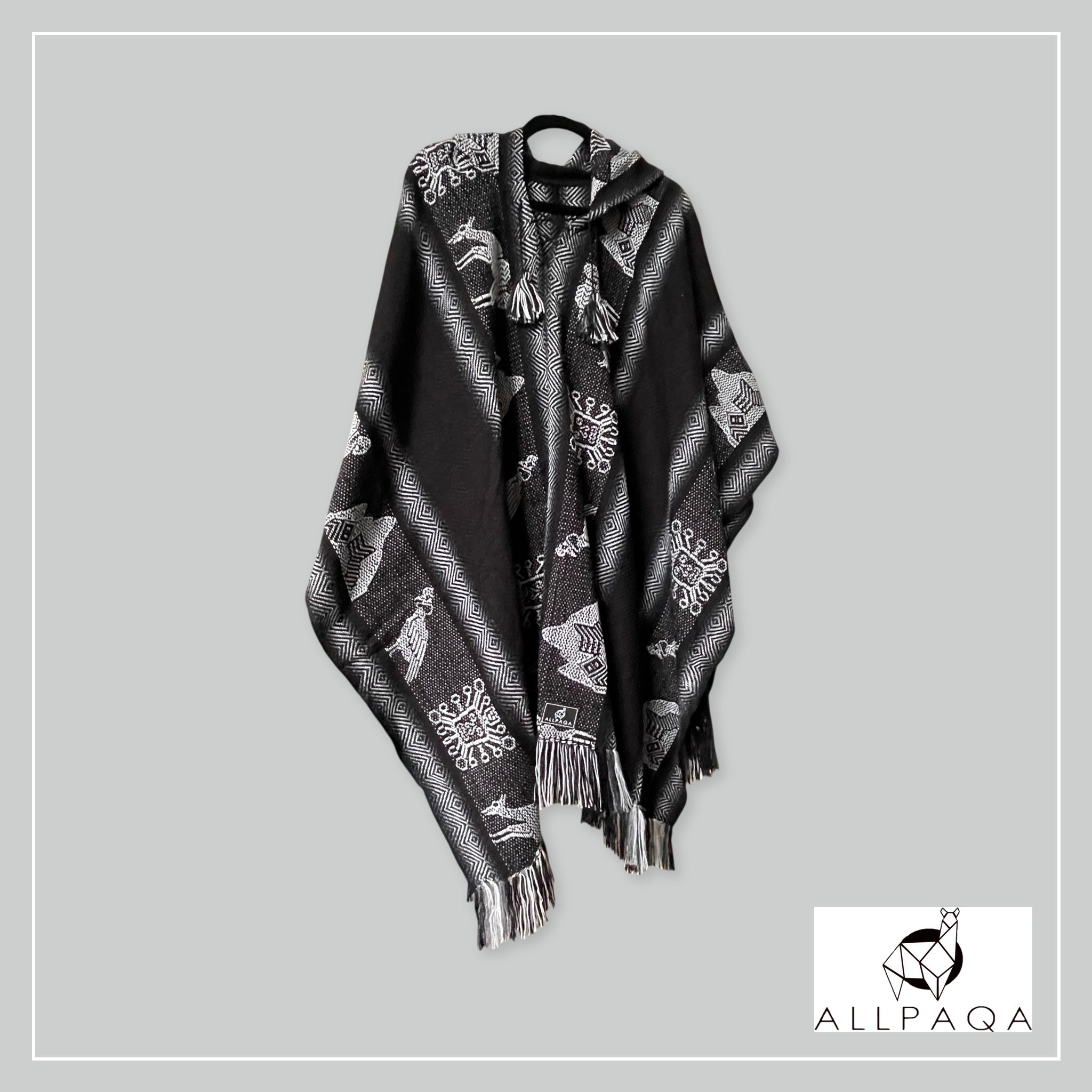 Handmade alpaca poncho in black with grey alpaca pattern