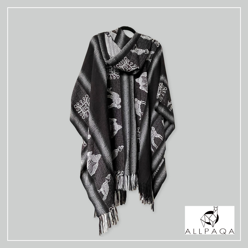Handmade alpaca poncho in black with grey alpaca pattern