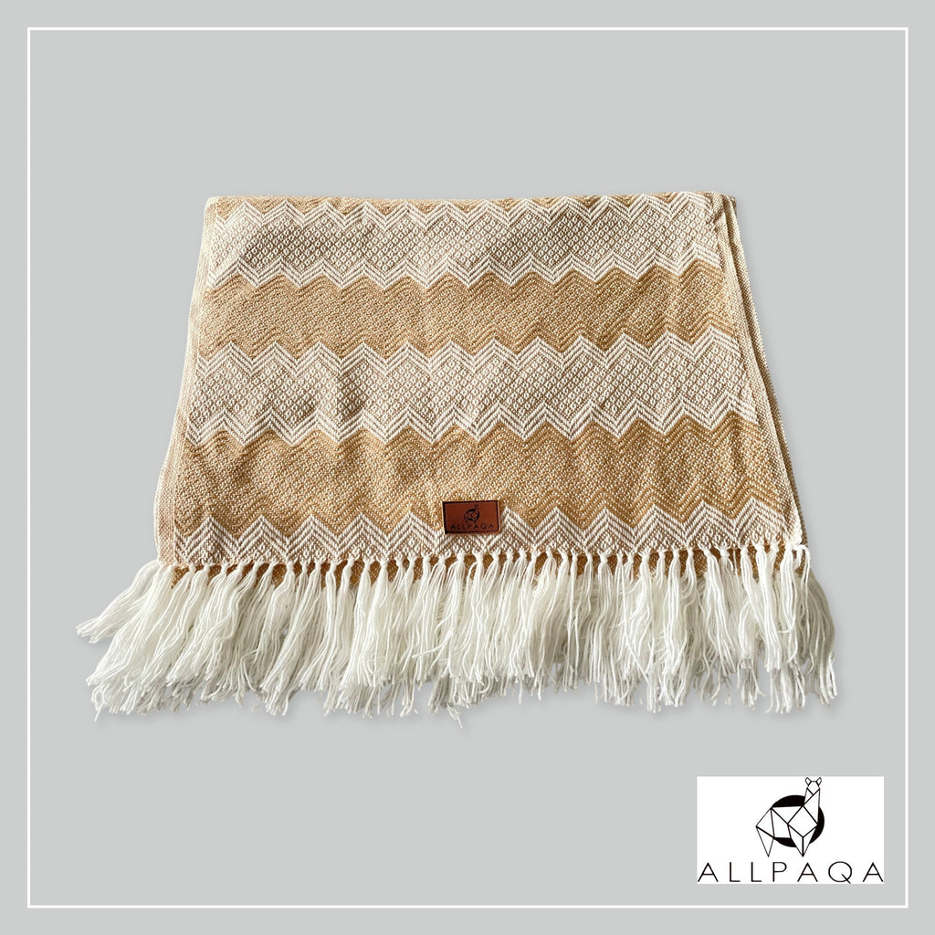 Handmade alpaca shawl in beige and white