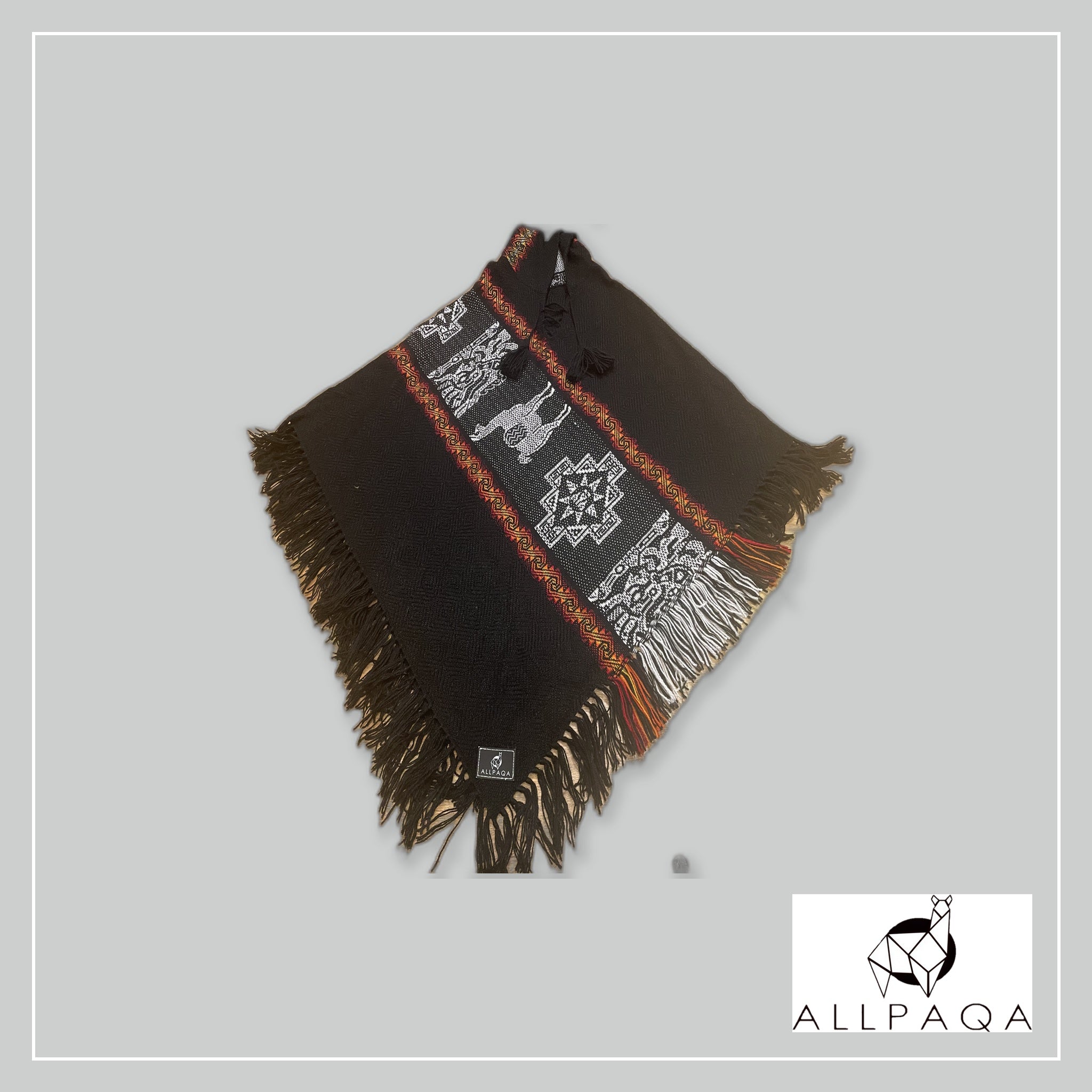 Triangular poncho - Black with alpacas
